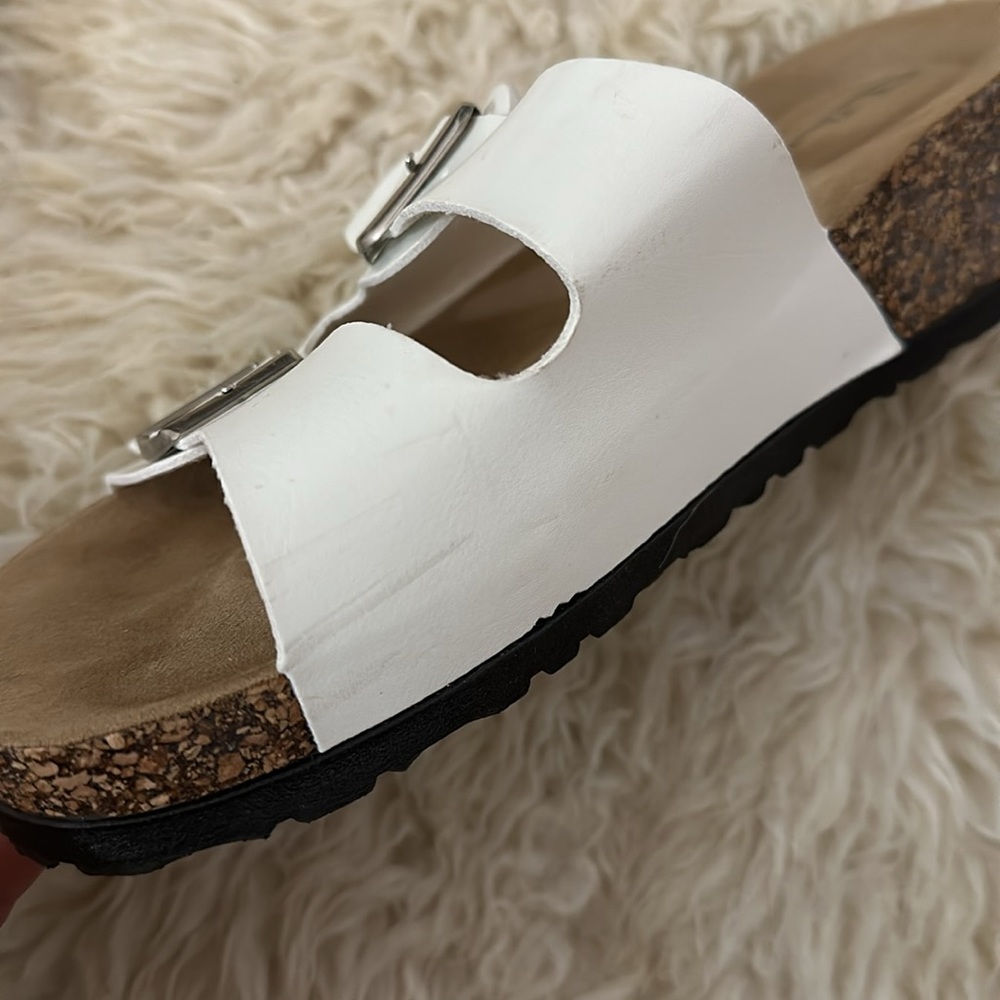 Sandals - Picture 4 of 4